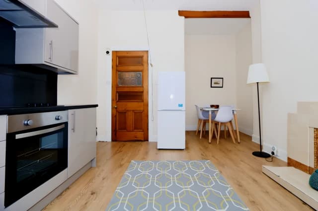 1Bedrooms, 1Bathrooms