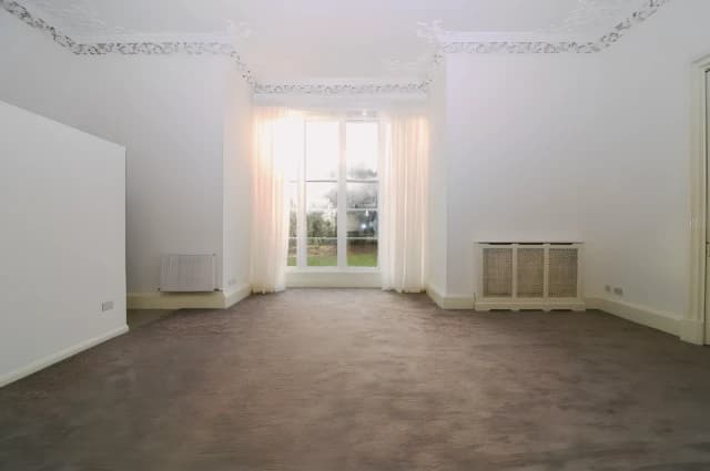 2Bedrooms, 1Bathrooms