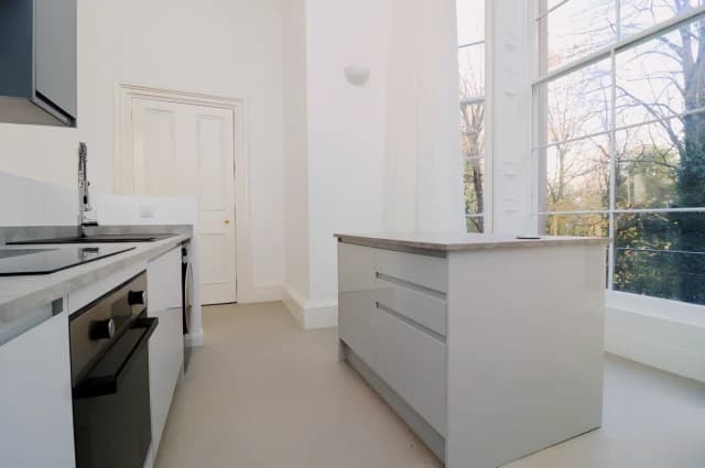 2Bedrooms, 1Bathrooms