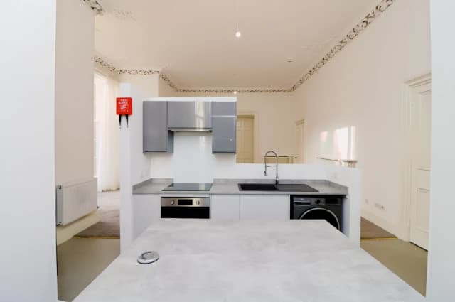 2Bedrooms, 1Bathrooms