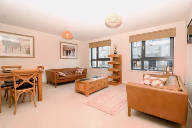 2Bedrooms, 2Bathrooms