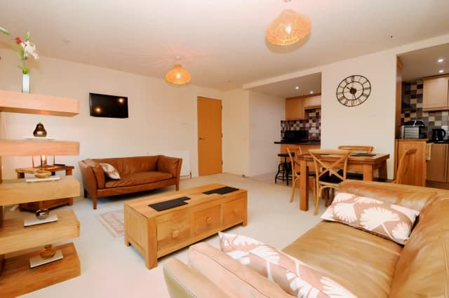 2Bedrooms, 2Bathrooms