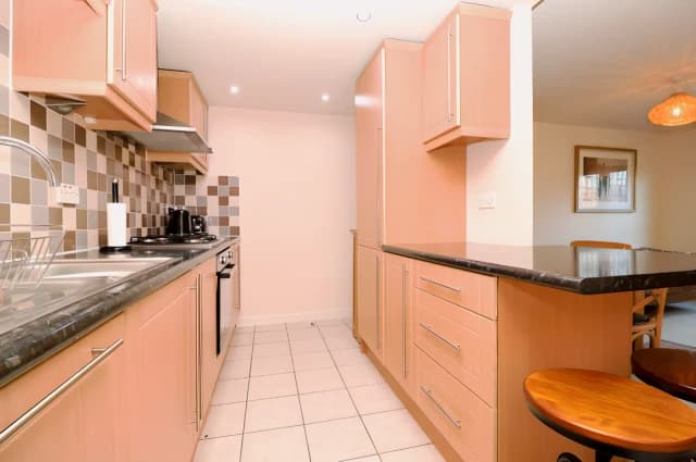 2Bedrooms, 2Bathrooms