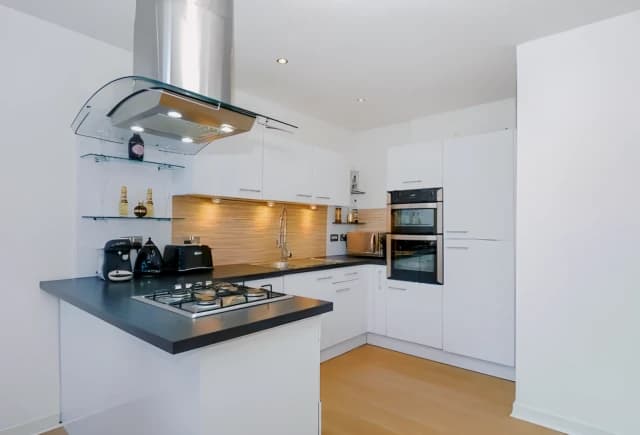 2Bedrooms, 1Bathrooms