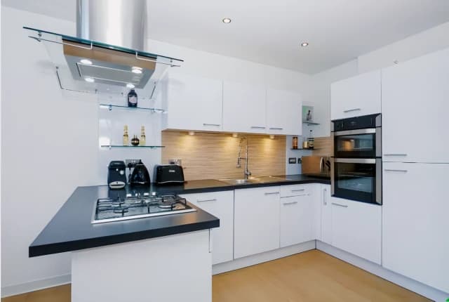 2Bedrooms, 1Bathrooms