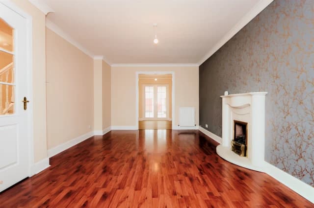 4Bedrooms, 3Bathrooms