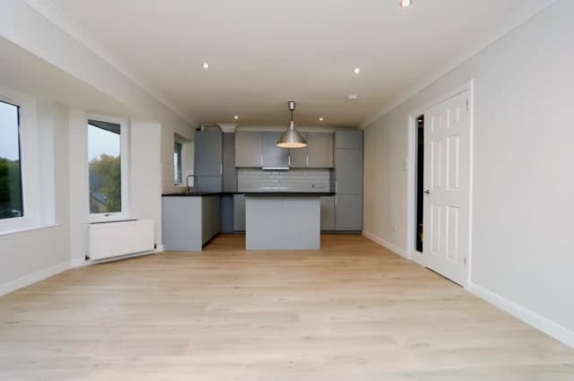2Bedrooms, 1Bathrooms