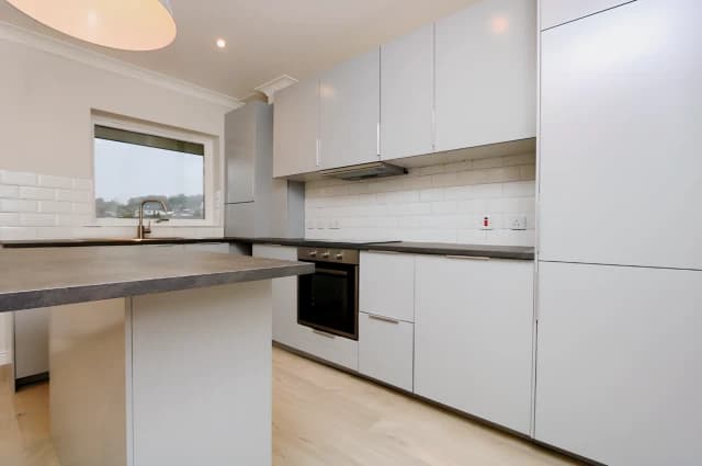 2Bedrooms, 1Bathrooms