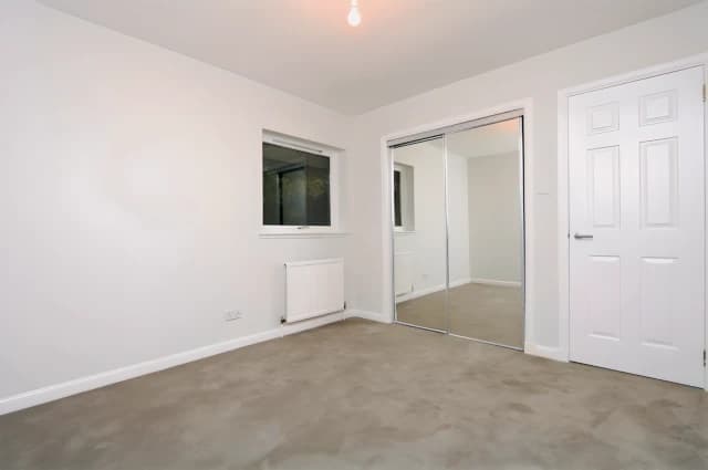 2Bedrooms, 1Bathrooms