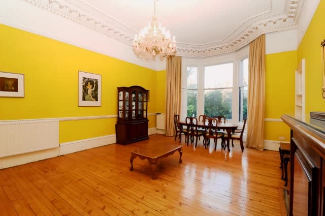 2Bedrooms, 1Bathrooms