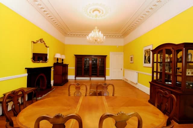 2Bedrooms, 1Bathrooms
