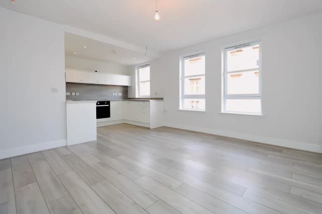 2Bedrooms, 1Bathrooms