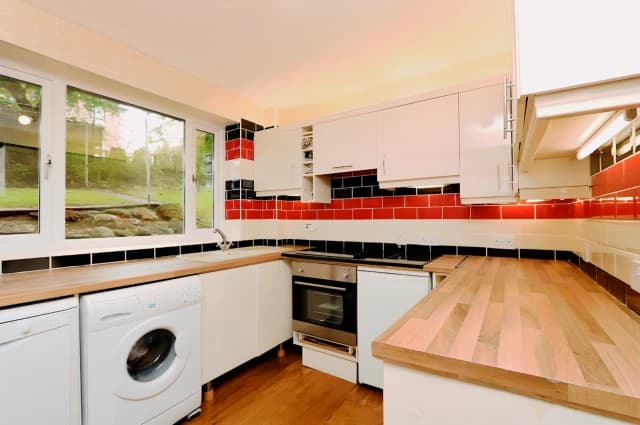 3Bedrooms, 1Bathrooms