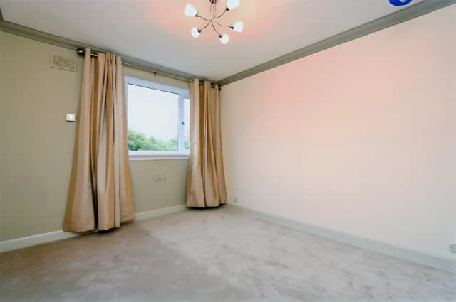 3Bedrooms, 1Bathrooms