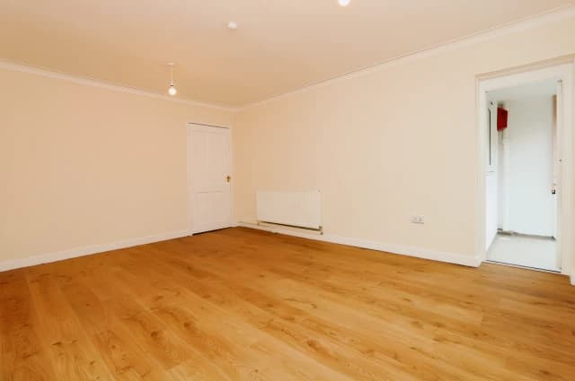 2Bedrooms, 1Bathrooms