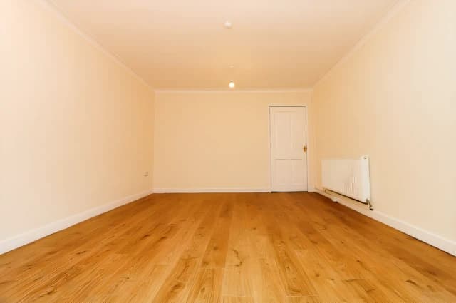 2Bedrooms, 1Bathrooms