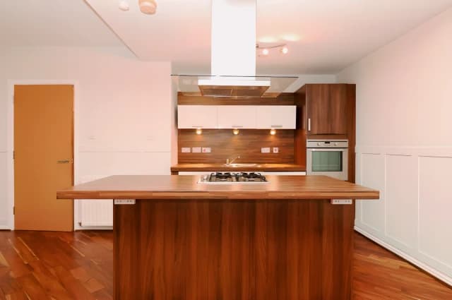 2Bedrooms, 2Bathrooms