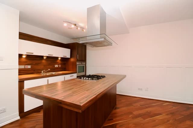 2Bedrooms, 2Bathrooms
