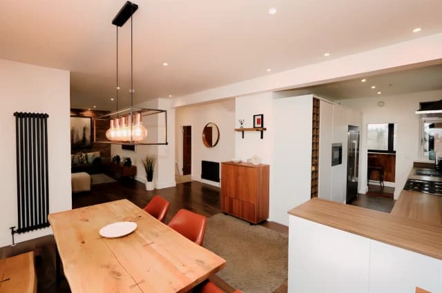 5Bedrooms, 4Bathrooms