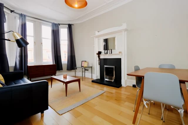 2Bedrooms, 1Bathrooms