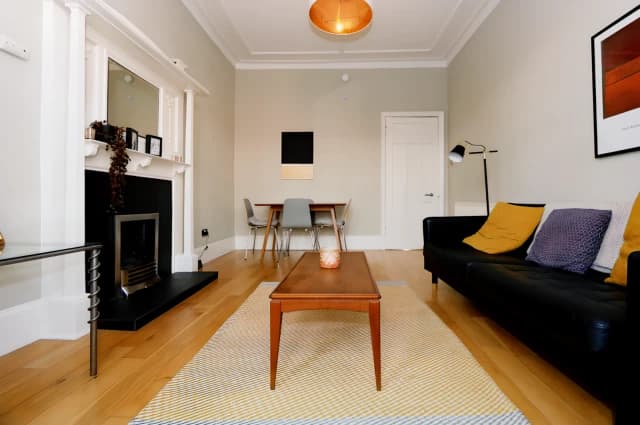 2Bedrooms, 1Bathrooms