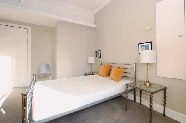 2Bedrooms, 1Bathrooms
