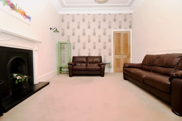 2Bedrooms, 1Bathrooms