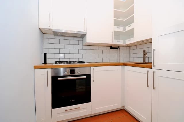 2Bedrooms, 1Bathrooms