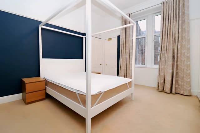 2Bedrooms, 1Bathrooms