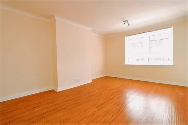 2Bedrooms, 1Bathrooms