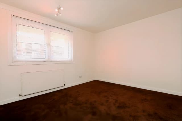 2Bedrooms, 1Bathrooms