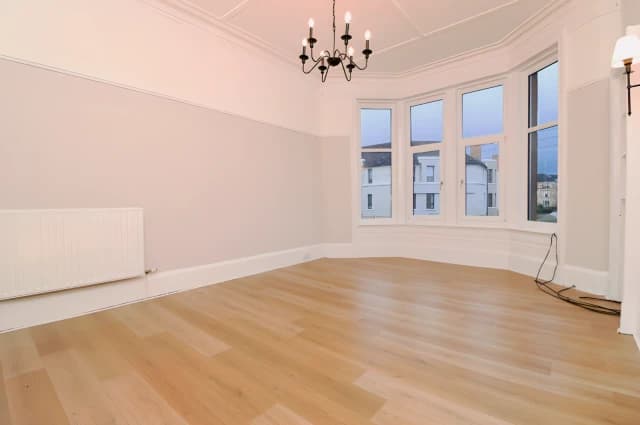 2Bedrooms, 1Bathrooms