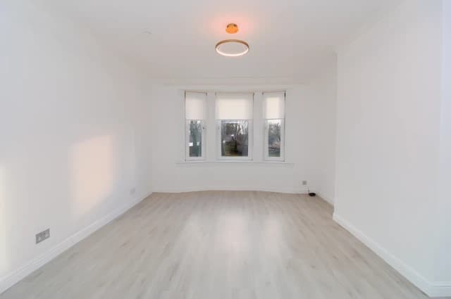 2Bedrooms, 1Bathrooms