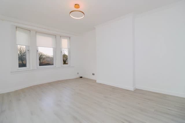 2Bedrooms, 1Bathrooms