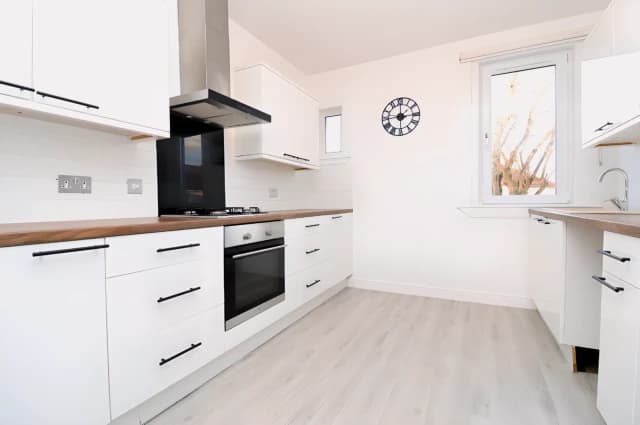 2Bedrooms, 1Bathrooms
