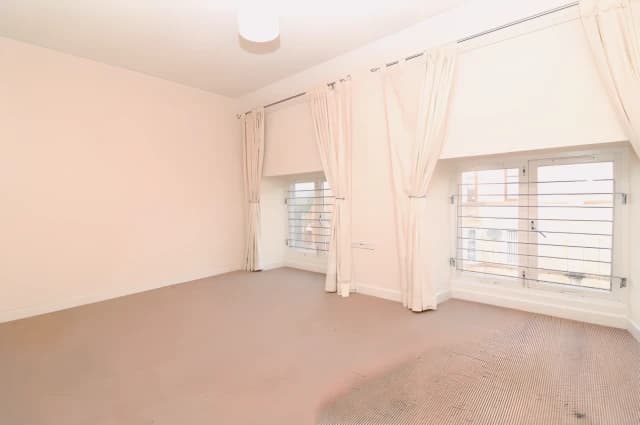 2Bedrooms, 2Bathrooms