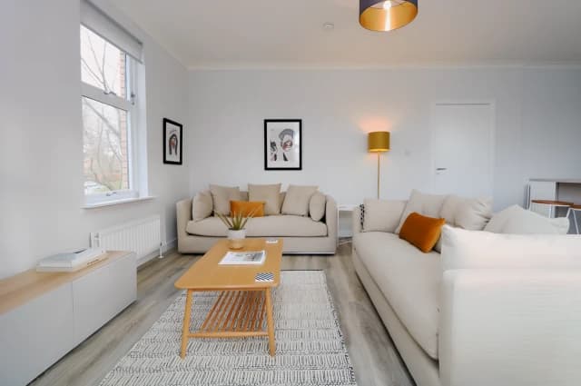 2Bedrooms, 1Bathrooms