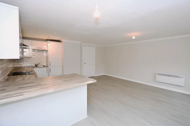 2Bedrooms, 1Bathrooms