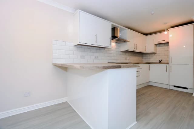 2Bedrooms, 1Bathrooms