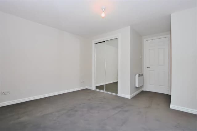 2Bedrooms, 1Bathrooms