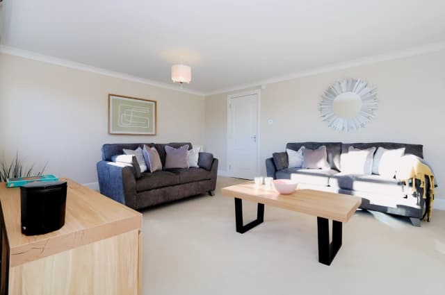 2Bedrooms, 2Bathrooms