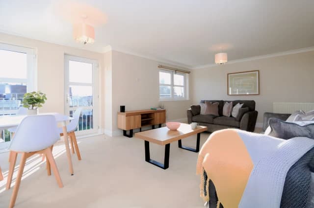 2Bedrooms, 2Bathrooms