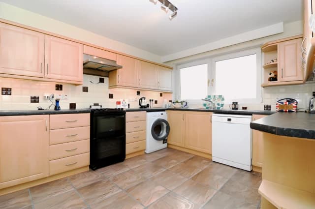 2Bedrooms, 2Bathrooms