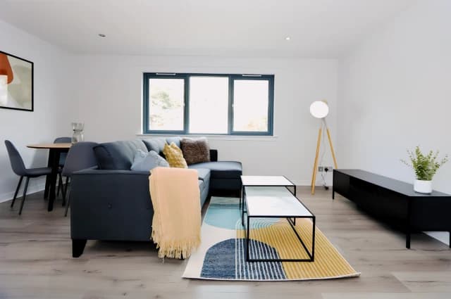 2Bedrooms, 2Bathrooms