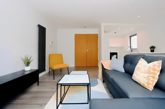 2Bedrooms, 2Bathrooms