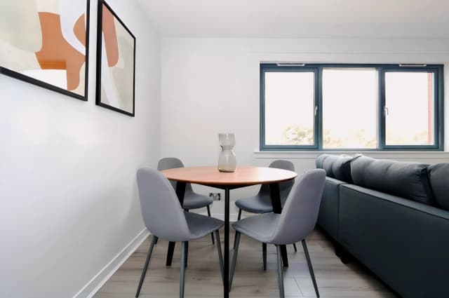 2Bedrooms, 2Bathrooms