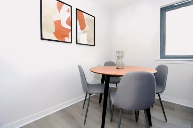 2Bedrooms, 2Bathrooms