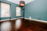 2Bedrooms, 1Bathrooms