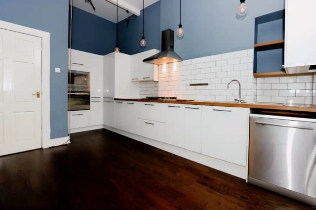 2Bedrooms, 1Bathrooms