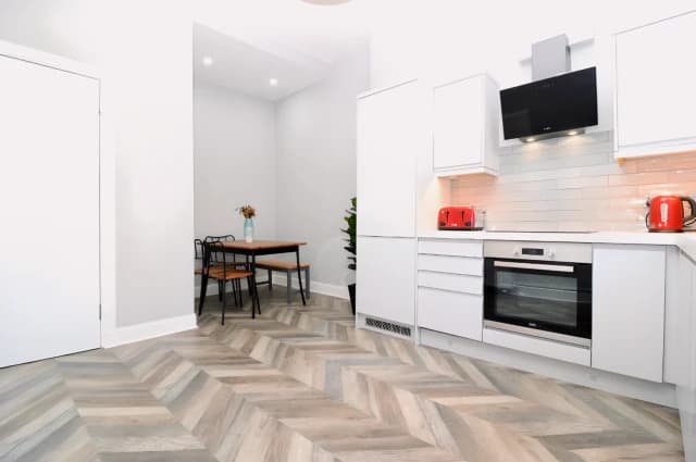 1Bedrooms, 1Bathrooms